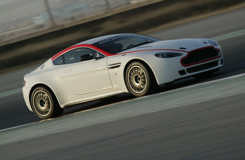 Illustration for article titled Aston Martin Vantage GT4 Launched In Dubai, Well Heeled Racers Rejoice